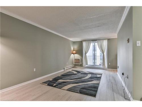 407-95 Baseline Road West, London, ON - Indoor