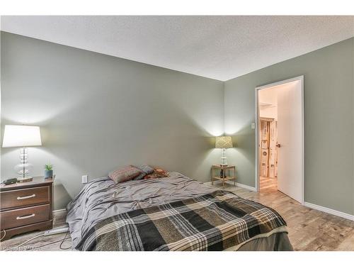 407-95 Baseline Road West, London, ON - Indoor Photo Showing Bedroom