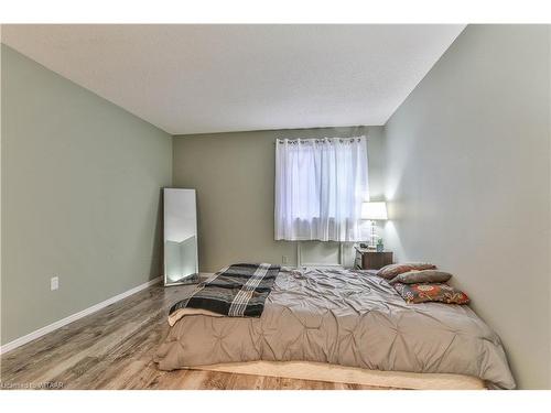 407-95 Baseline Road West, London, ON - Indoor Photo Showing Bedroom