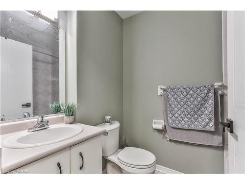 407-95 Baseline Road West, London, ON - Indoor Photo Showing Bathroom