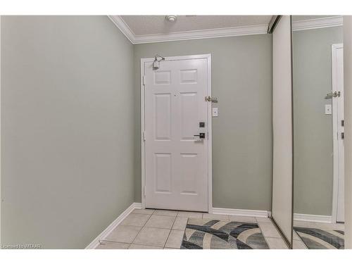 407-95 Baseline Road West, London, ON - Indoor Photo Showing Other Room