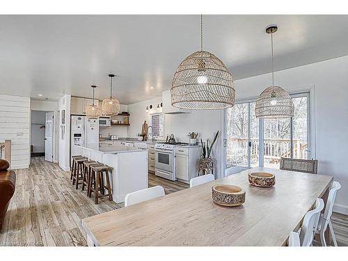 639 Main Street, Sauble Beach, ON - Indoor Photo Showing Dining Room