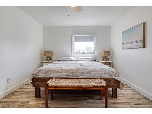 639 Main Street, Sauble Beach, ON - Indoor Photo Showing Bedroom