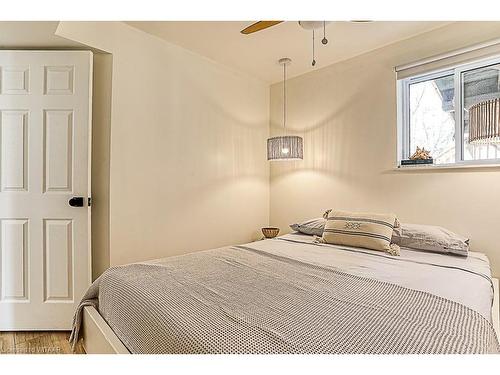 639 Main Street, Sauble Beach, ON - Indoor Photo Showing Bedroom