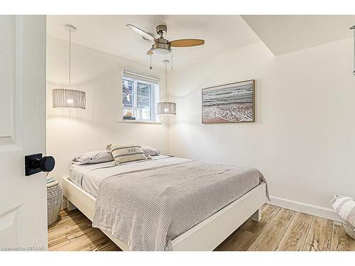 639 Main Street, Sauble Beach, ON - Indoor Photo Showing Bedroom