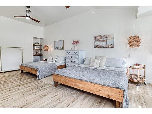 639 Main Street, Sauble Beach, ON - Indoor Photo Showing Bedroom