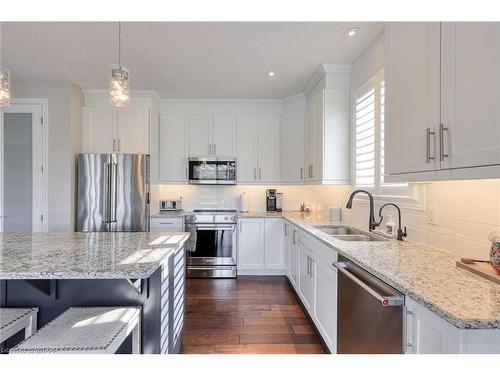 16 Hartfield Street, Ingersoll, ON - Indoor Photo Showing Kitchen With Double Sink With Upgraded Kitchen