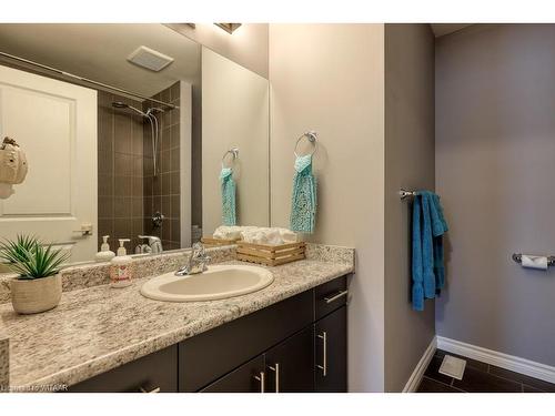 16 Hartfield Street, Ingersoll, ON - Indoor Photo Showing Bathroom