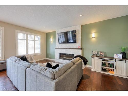 16 Hartfield Street, Ingersoll, ON - Indoor Photo Showing Living Room With Fireplace