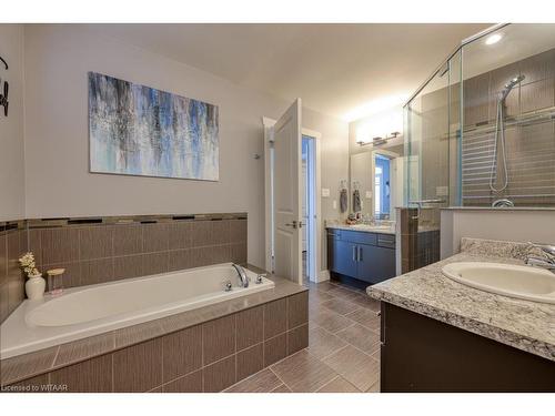 16 Hartfield Street, Ingersoll, ON - Indoor Photo Showing Bathroom