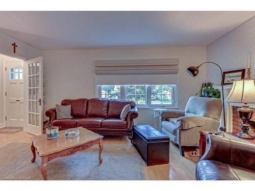 294 Drew Street, Woodstock, ON - Indoor Photo Showing Living Room