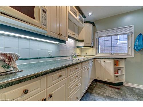 294 Drew Street, Woodstock, ON - Indoor Photo Showing Kitchen