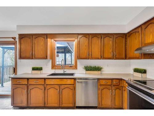 22 Mason Drive, Ingersoll, ON - Indoor Photo Showing Kitchen