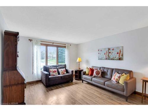 22 Mason Drive, Ingersoll, ON - Indoor Photo Showing Living Room