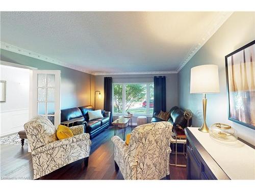 248 Light Street, Woodstock, ON - Indoor Photo Showing Living Room