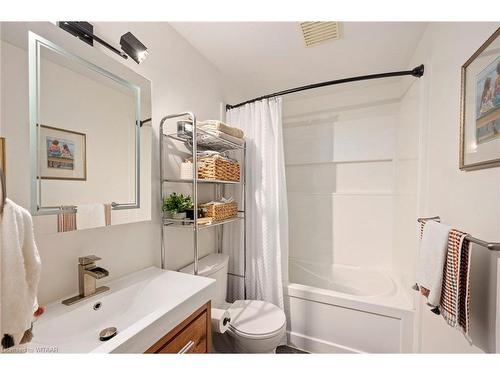 204-275 Queens Avenue, London, ON - Indoor Photo Showing Bathroom