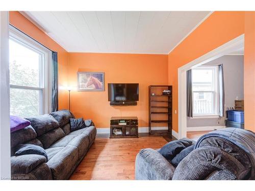 59 East Street, St. Thomas, ON - Indoor Photo Showing Living Room