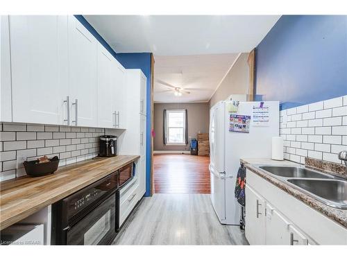 59 East Street, St. Thomas, ON - Indoor Photo Showing Kitchen With Double Sink