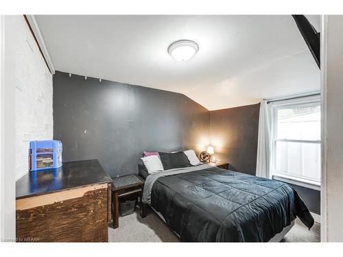 59 East Street, St. Thomas, ON - Indoor Photo Showing Bedroom