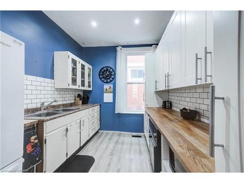 59 East Street, St. Thomas, ON - Indoor Photo Showing Kitchen With Double Sink