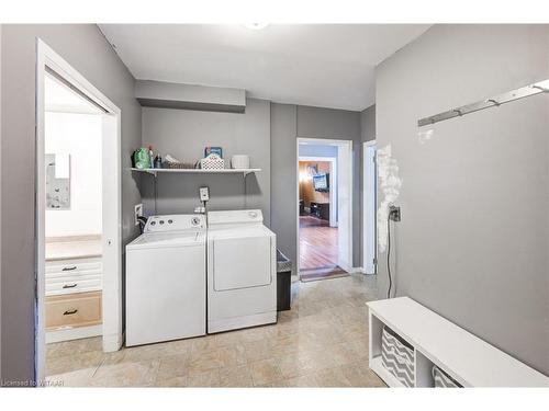 59 East Street, St. Thomas, ON - Indoor Photo Showing Laundry Room