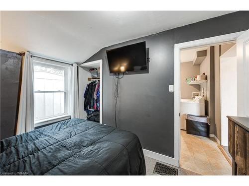 59 East Street, St. Thomas, ON - Indoor Photo Showing Bedroom