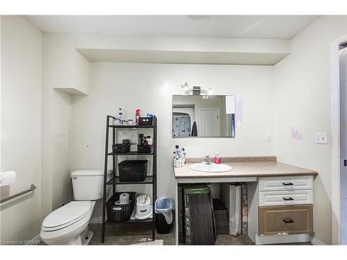 59 East Street, St. Thomas, ON - Indoor Photo Showing Bathroom