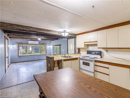 18 Kitchener-596101 59 Highway, Woodstock, ON - Indoor Photo Showing Kitchen