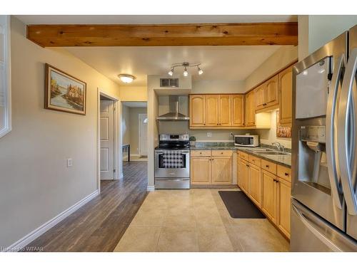 2-144 Concession Street E, Tillsonburg, ON - Indoor Photo Showing Kitchen With Double Sink