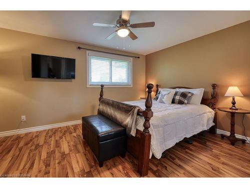 2-144 Concession Street E, Tillsonburg, ON - Indoor Photo Showing Bedroom