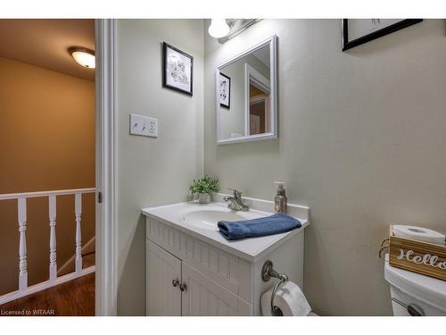 2-144 Concession Street E, Tillsonburg, ON - Indoor Photo Showing Bathroom