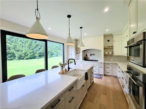 33 August Crescent, Otterville, ON - Indoor Photo Showing Kitchen With Upgraded Kitchen