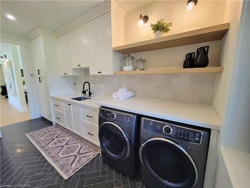 33 August Crescent, Otterville, ON - Indoor Photo Showing Laundry Room