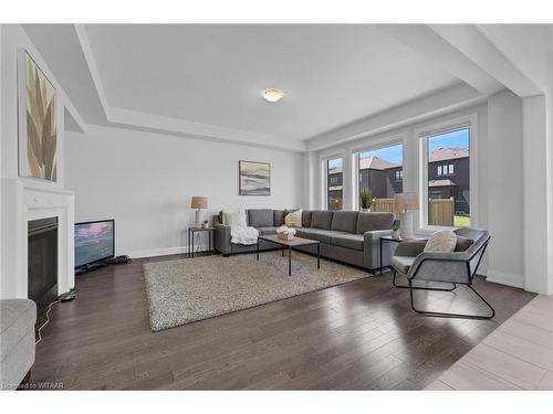 798 Queenston Blvd Boulevard, Woodstock, ON - Indoor Photo Showing Living Room With Fireplace