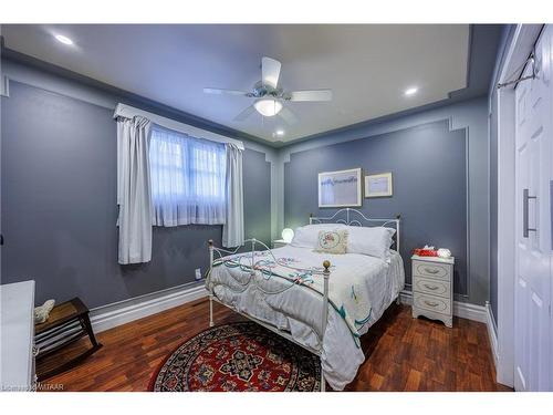 102 Wyndham Crescent, London, ON - Indoor Photo Showing Bedroom