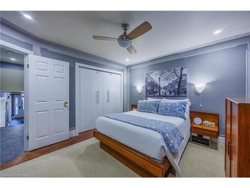 102 Wyndham Crescent, London, ON - Indoor Photo Showing Bedroom