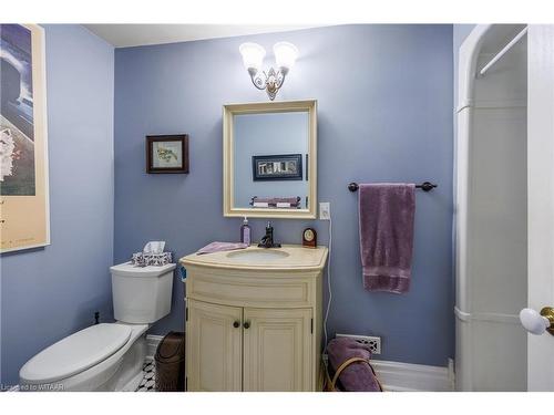 102 Wyndham Crescent, London, ON - Indoor Photo Showing Bathroom