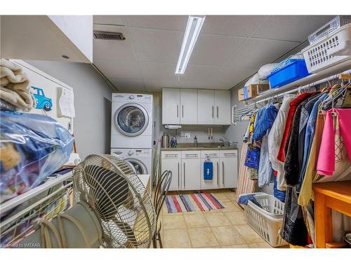 102 Wyndham Crescent, London, ON - Indoor Photo Showing Laundry Room