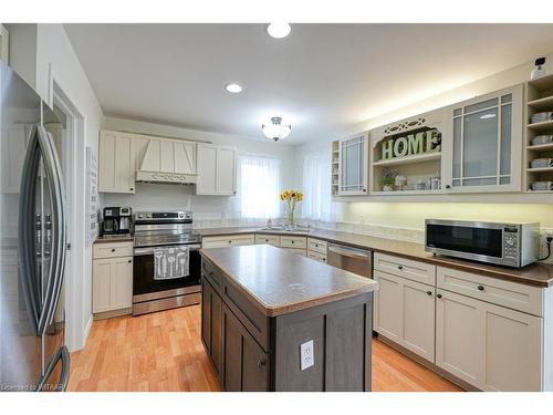 37 Primrose Drive, Tillsonburg, ON - Indoor Photo Showing Kitchen