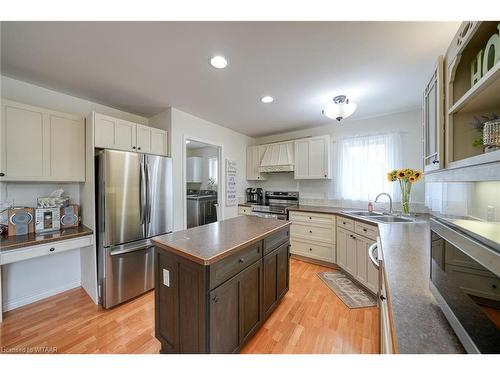 37 Primrose Drive, Tillsonburg, ON - Indoor Photo Showing Kitchen With Double Sink