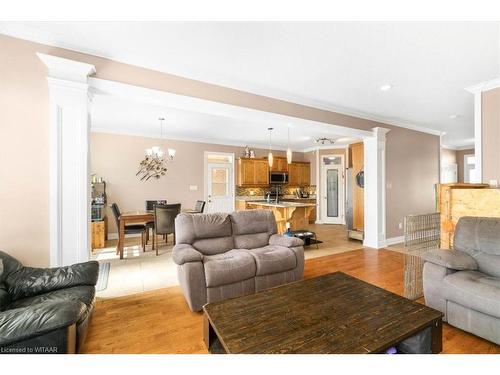 78 Oliver Crescent, Thamesford, ON - Indoor Photo Showing Living Room