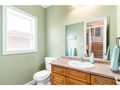 78 Oliver Crescent, Thamesford, ON - Indoor Photo Showing Bathroom