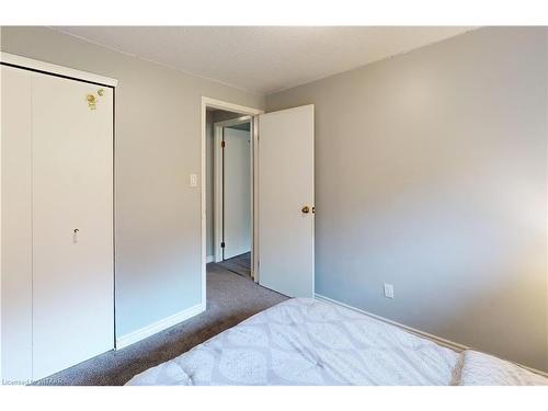 7-388 Springbank Avenue N, Woodstock, ON - Indoor Photo Showing Bedroom