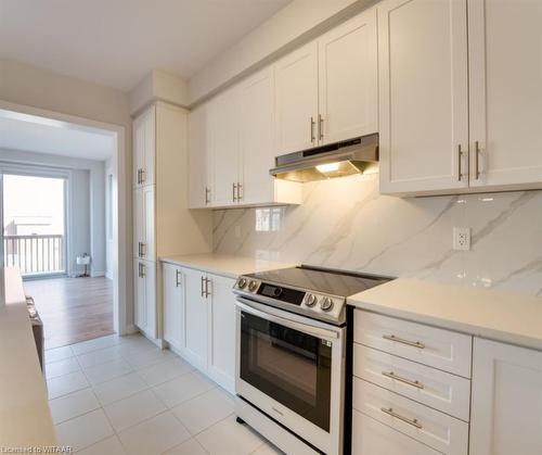 1427 Upper Thames Drive, Woodstock, ON - Indoor Photo Showing Kitchen With Upgraded Kitchen