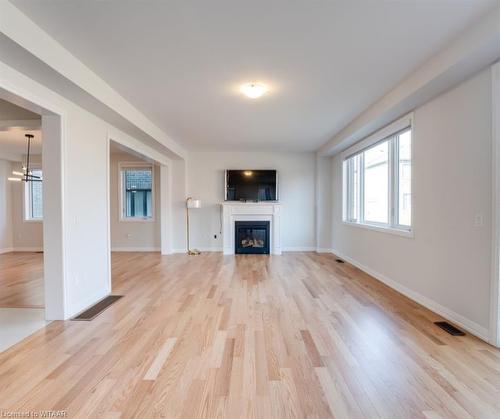 1427 Upper Thames Drive, Woodstock, ON - Indoor Photo Showing Living Room With Fireplace