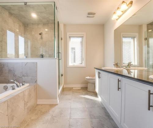 1427 Upper Thames Drive, Woodstock, ON - Indoor Photo Showing Bathroom