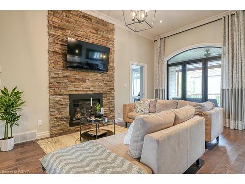 112 Ottawa Avenue, Woodstock, ON - Indoor Photo Showing Living Room With Fireplace