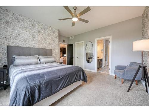 112 Ottawa Avenue, Woodstock, ON - Indoor Photo Showing Bedroom