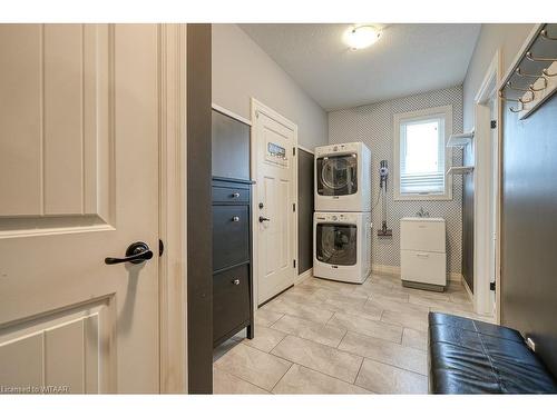 112 Ottawa Avenue, Woodstock, ON - Indoor Photo Showing Laundry Room