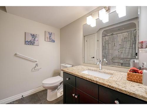 112 Ottawa Avenue, Woodstock, ON - Indoor Photo Showing Bathroom